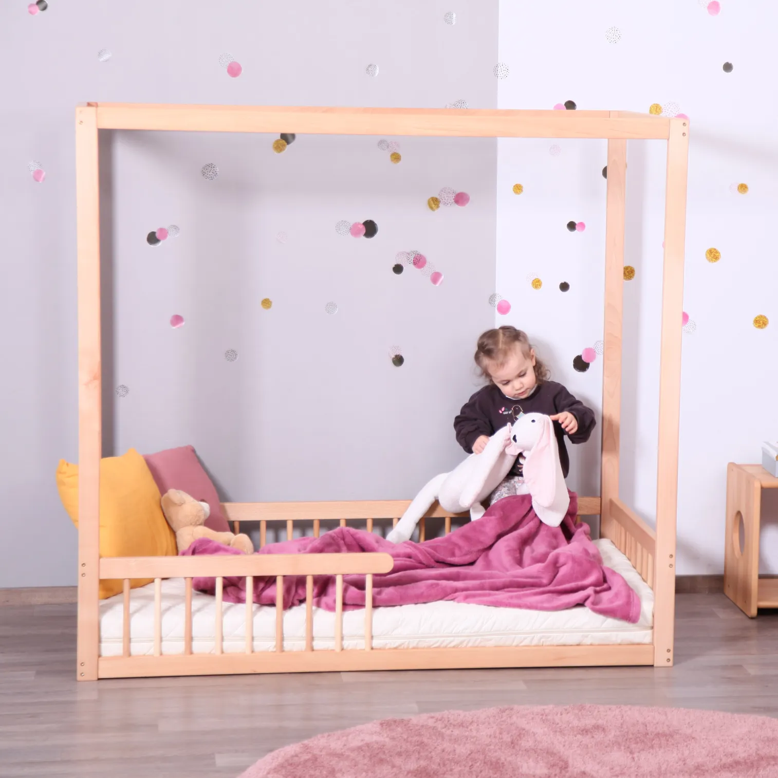 KUBO+ Montessori baby bed with rails